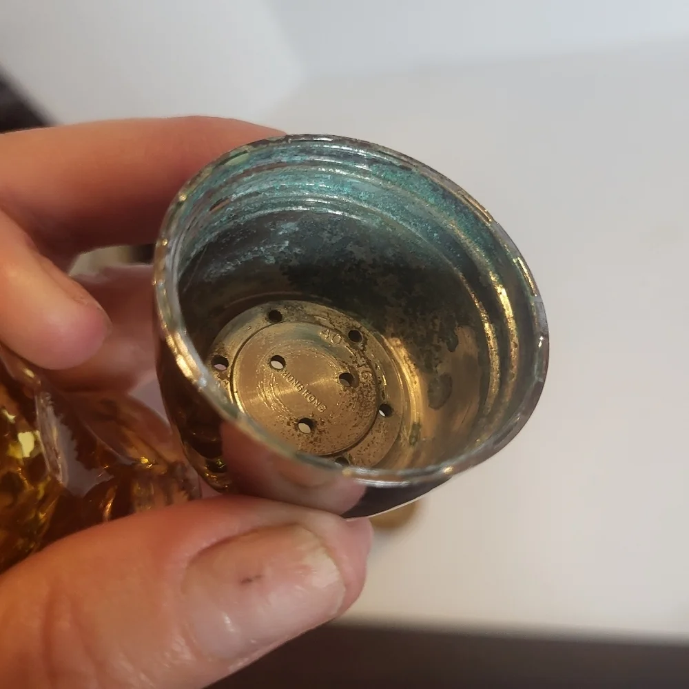 Vintage s & p shakers